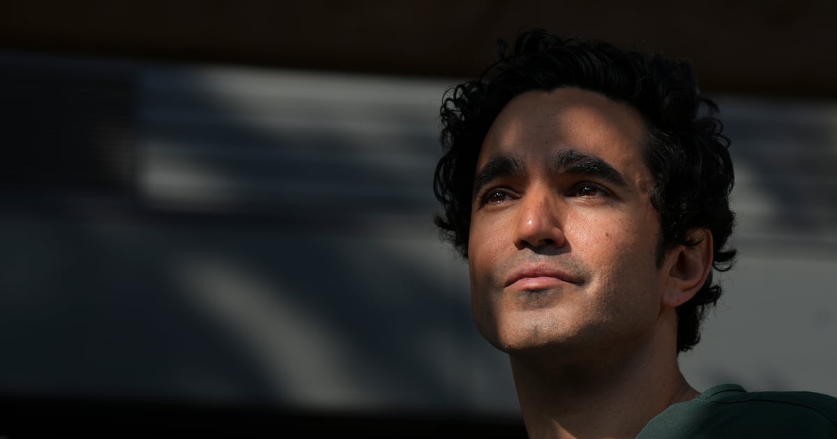 ‘Political outsider’ leads Ontario Liberal leadership: Poll