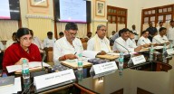 In the dinner meeting: CM Siddaramaiah asks ministers to be prepared, hints at cabinet reshuffle