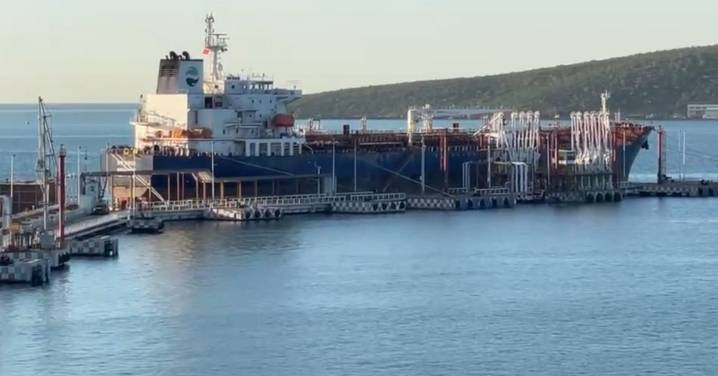 Detienen en Guaymas un buque de Singapur; investigan legalidad del combustible que transporta