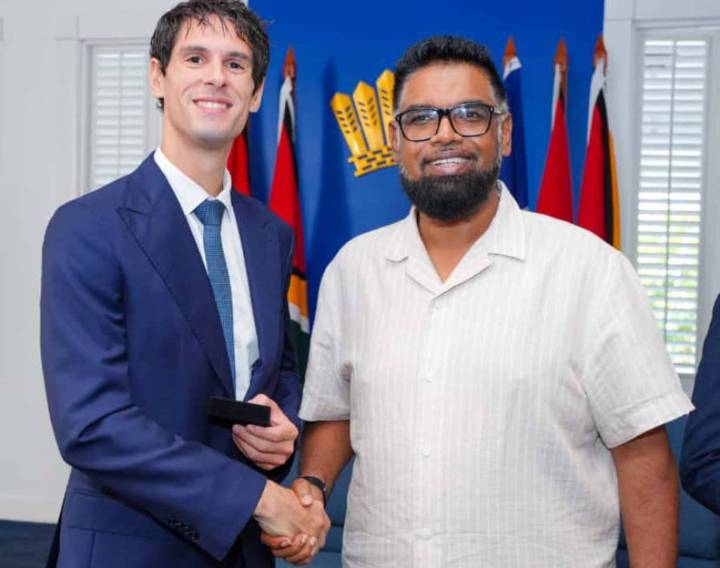 Guyana acepta ayuda tecnológica de Francia ante tensiones con Venezuela