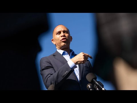 Happening Now: Jeffries Speaks Amid Government Shutdown Stalemate