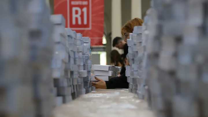 La Junta Electoral recibirá a LLA para definir si reimprimen las boletas