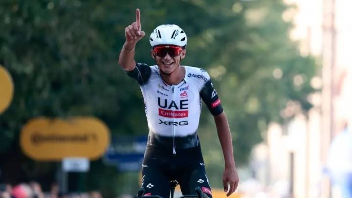 Isaac del Toro conquistó el Gran Piamonte y consiguió su victoria número 15 de...