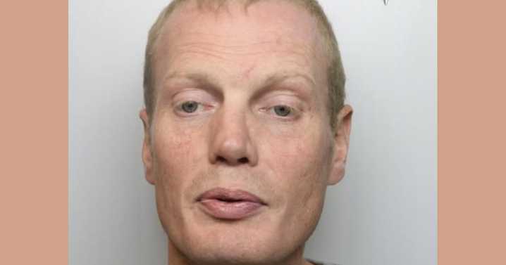 Knife-wielding Morrisons shoplifter with 222 offences to his name locked up