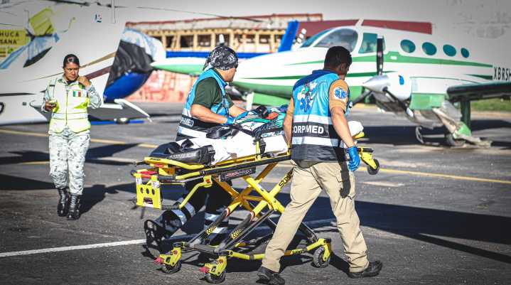 Niños damnificados reciben atención médica