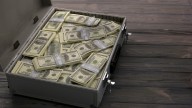 Recompensa de 75.000 dólares por un hombre vinculado a tiroteos en DC