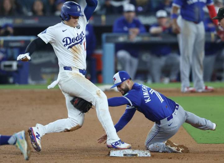 Baseball-Ohtani too hot to handle: Blue Jays plan to walk him for rest of World Series