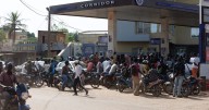 Mali war: Country on brink of collapse as Islamic militants shut everything down and steal fuel