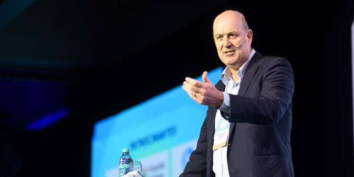 Sturzenegger apuntó contra los empresarios por la falta de avances en el cese laboral: “Les dimos la libertad y no hacen nada”