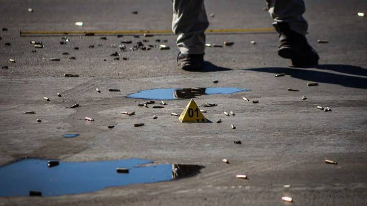 Balean a comerciante de Nogales para robarle camioneta