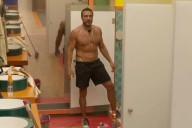 ¿Así viven en sus casas? 'El Patrón' se enoja con compañeros por baños sucios