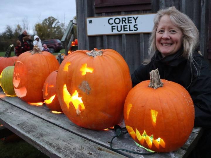 Petrolia's Fiery Faces aiming for 1,000 jack-o'