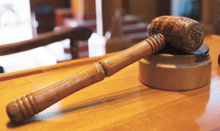 Radican cargos por negligencia contra madres de cinco menores de edad