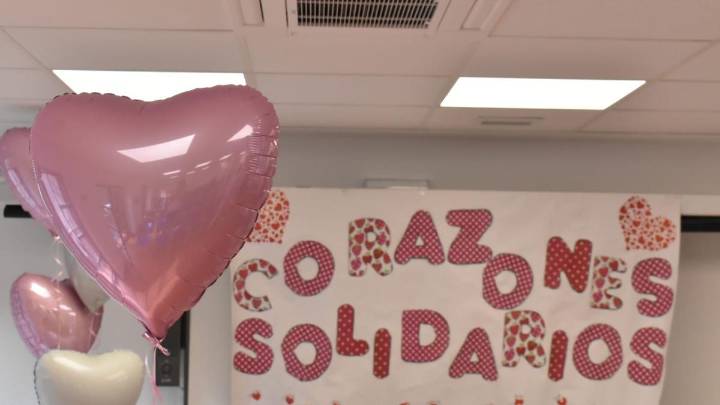 'Corazones Solidarios' para enfermos de cáncer: La iniciativa terapéutica del centro de mayores 'Plaza Mayor' de Cáceres
