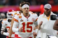Respect Pours In for Patrick Mahomes After $1,508,000 Announcement Chiefs QB Patrick Mahomes is praised by fans after he makes wholesome $1,508,000 gesture for the community. Pritha Debroy 5 hrs ago