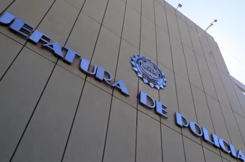 Escándalo en la Fuerza policial: investigan a un agente por espiar y fotografiar a compañeras en el baño