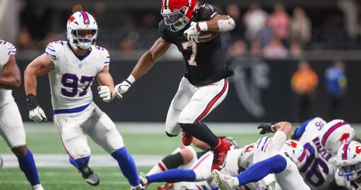 Bijan Robinson erupts for career night as Falcons beat Bills