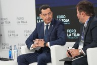 La consejera de Salud se aferra al cargo mientras oposición y sindicatos piden su cese