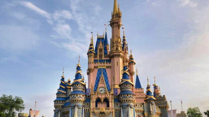 Orlando airport close to cancelling all landings due to US government shutdown