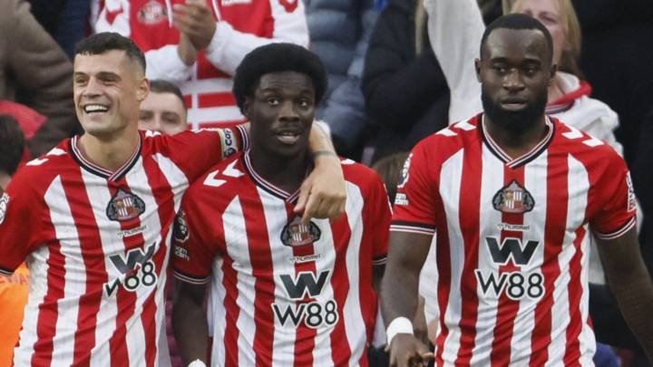 Sunderland 2 - 0 Wolves - Match Report & Highlights
