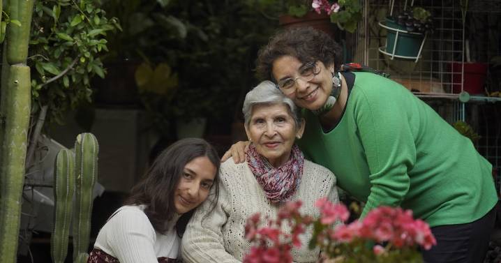Chile en los ojos de tres generaciones: cómo ha cambiado en los últimos 75 años