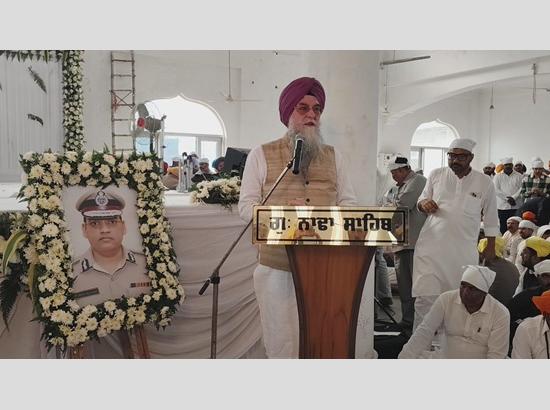Speaker Sandhwan pays tribute at the 'Antim Ardas' of late IPS officer Y. Puran Kumar Photo Source; Babushahi Bureau [ FULL VIEW ]