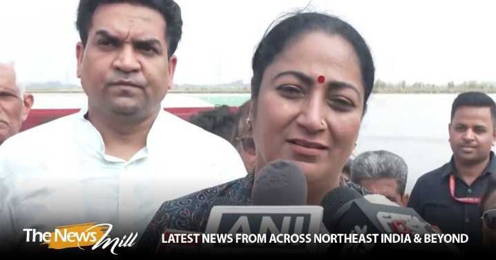 Delhi CM Rekha Gupta  inspects Yamuna river ahead of Chhath Puja in Delhi