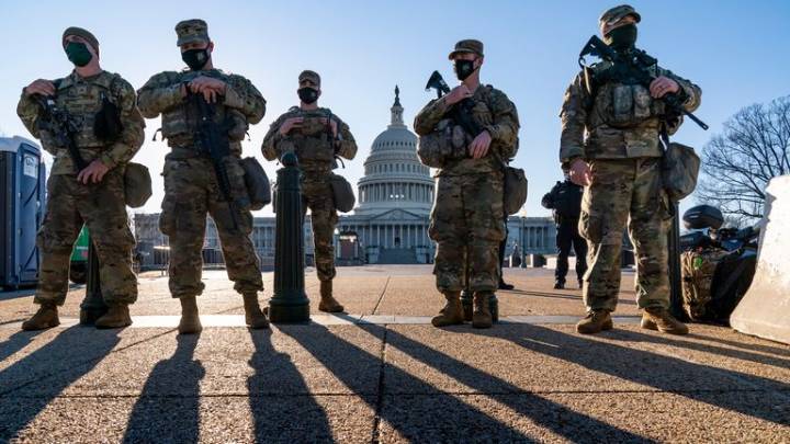Donald Trump authorises deployment of 300 National Guard troops to Chicago