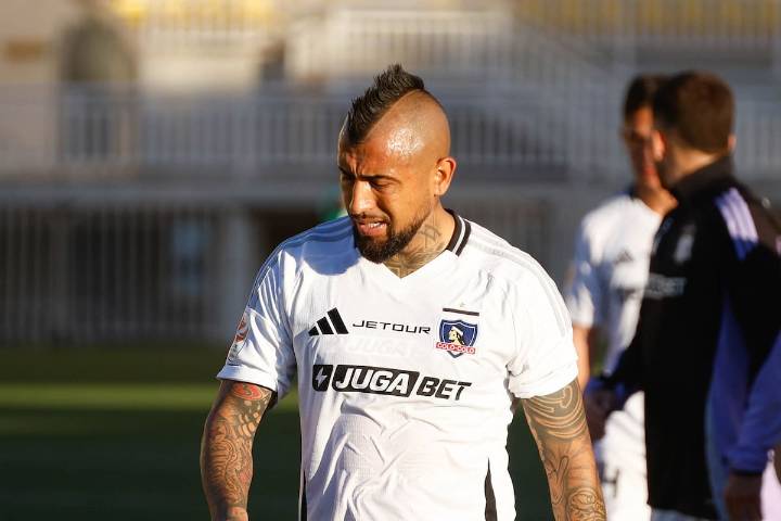 Arturo Vidal pone en duda su continuidad en Colo Colo pese a renovar un año más: “Me juntaré con el presidente y veremos qué es lo mejor”