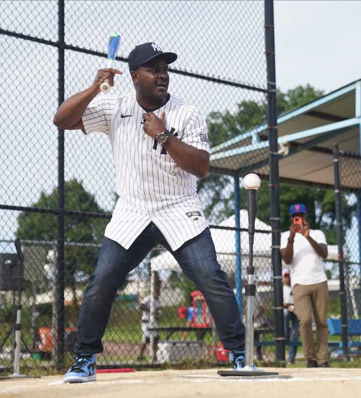 Yankees' hitting coach set to interview for Twins' manager job