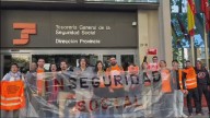 Los vecinos de unas viviendas de la Seguridad Social denuncian que sus hogares van a ser subastados: "El Gobierno nos desahucia"