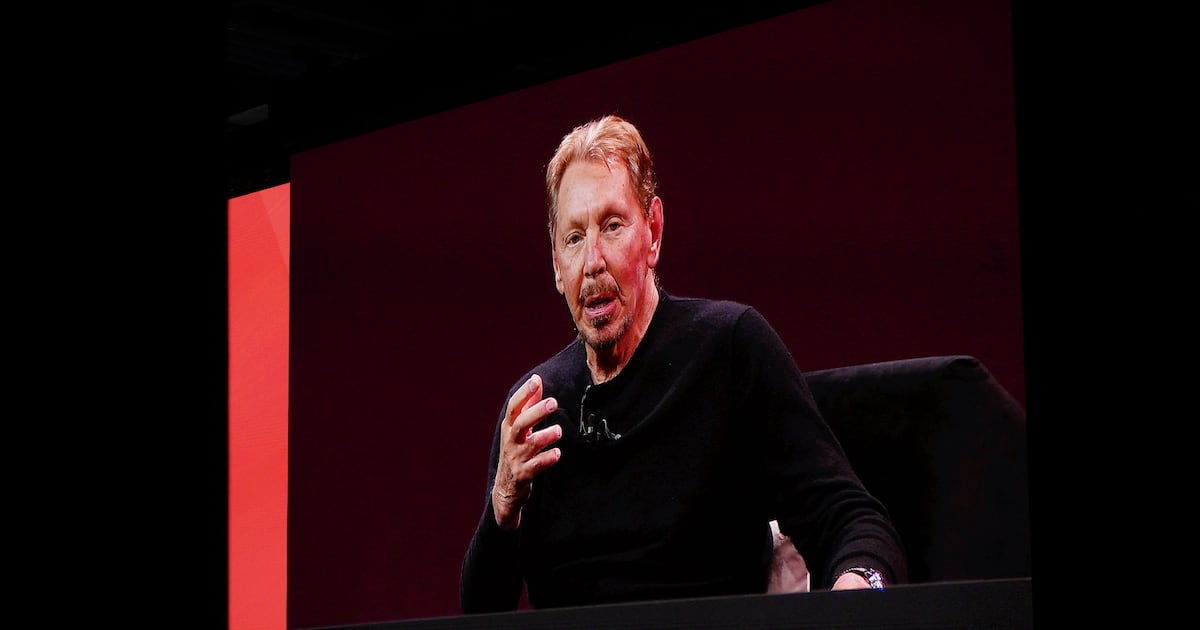 Larry Ellison ‘abraza’ el negocio de la IA y halaga a Elon Musk y OpenAI