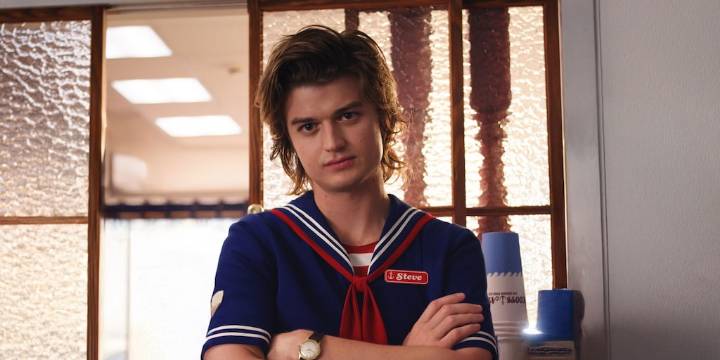 De Stranger Things al altar: el divertido momento viral que sacó a Steve Harrington de Hawkins