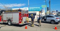 Ocurre aparatoso choque triple mientras intetaban dar el pase a camión de bomberos por emergencia