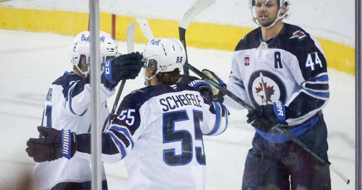 Scheifele and Toews rally the Jets over the slumping Flames 2