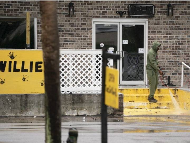 3 men, 1 woman identified as dead after bar shooting in S.C.