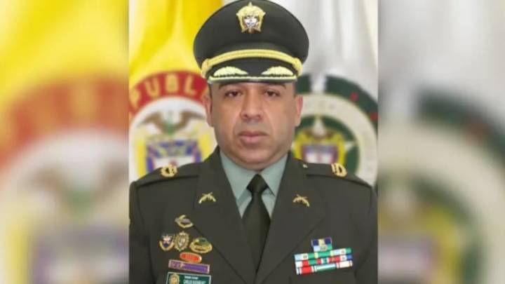 Coronel de la Policía de La Guajira se entrega a la Fiscalía tras orden de captura por delitos sexuales