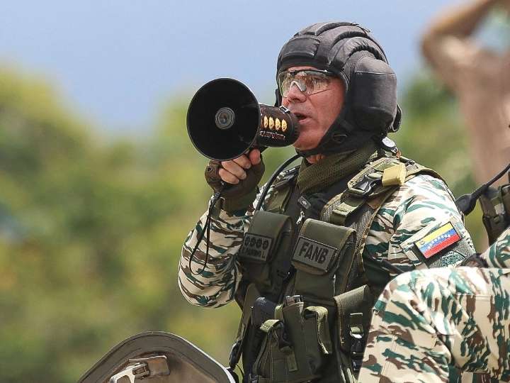 Venezuela patrulla sus costas y prueba sistemas de armas frente a amenaza bélica de EU