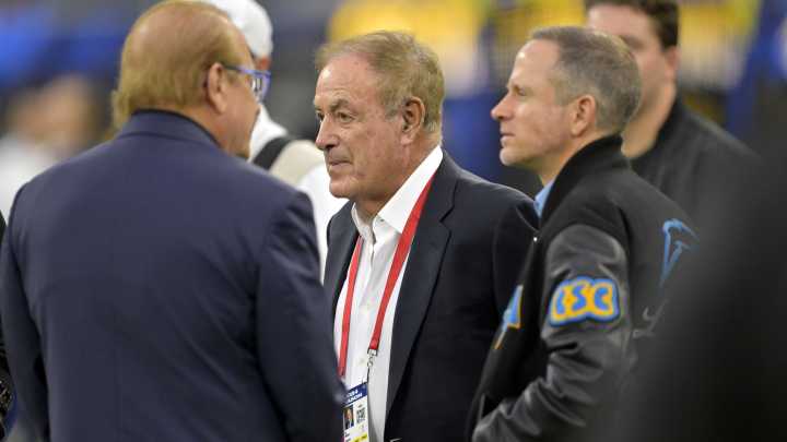 NFL forced Al Michaels to backtrack on statement during 'TNF'