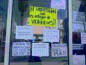 (Vídeo) Estudiantes bloquean calles y mantienen tomada la Facultad de Derecho de la UASLP