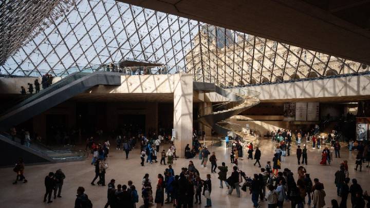 Louvre Heist: Two Arrested Men Admit Involvement In Robbery; Jewels Not Yet Recovered