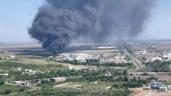 Fuerte Incendio en Pensión de Tráileres "La Pilarica" en Los Mochis, Sinaloa; Desalojan Negocios