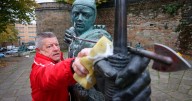 Good Samaritan cleans up Nottingham's statues as it 'breaks him' to see them dirty