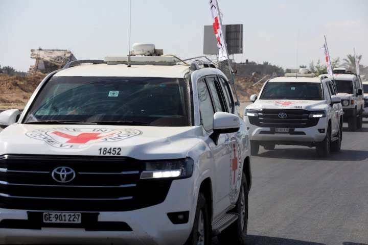 Tensión y dolor en Israel: Hamás entregó solo cuatro de los 28 cuerpos prometidos