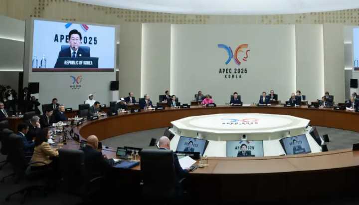 APEC: Xi Jinping llama a "proteger conjuntamente" el libre comercio