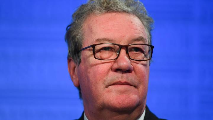 Alexander Downer feels decision to send liaison officer to Israel as part of peace plan is politically ‘cunning’ but lacks real substance