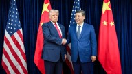 Trump firma otra tregua arancelaria con China a cambio de tierras raras