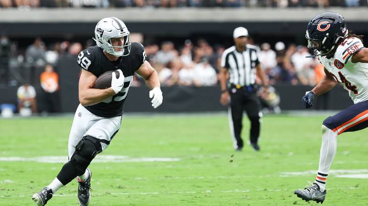 Raiders’ Brock Bowers resistant to resting PCL, bone bruise injuries
