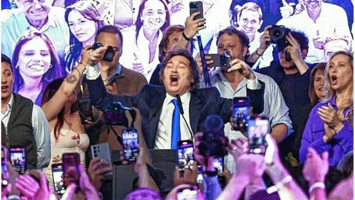 Milei celebró el triunfo de La Libertad Avanza y anunció nueva etapa de reformas con consenso político