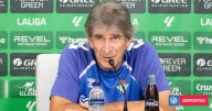 Director del Betis elogia "gran fortaleza" de Pellegrini pero pone paños fríos a renovación del DT